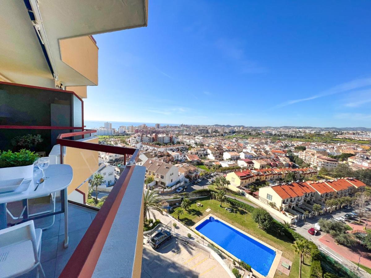 Apartamento A 900 M De La Playa Y Con Vistas Al Mar En Fuengirola Kültér fotó
