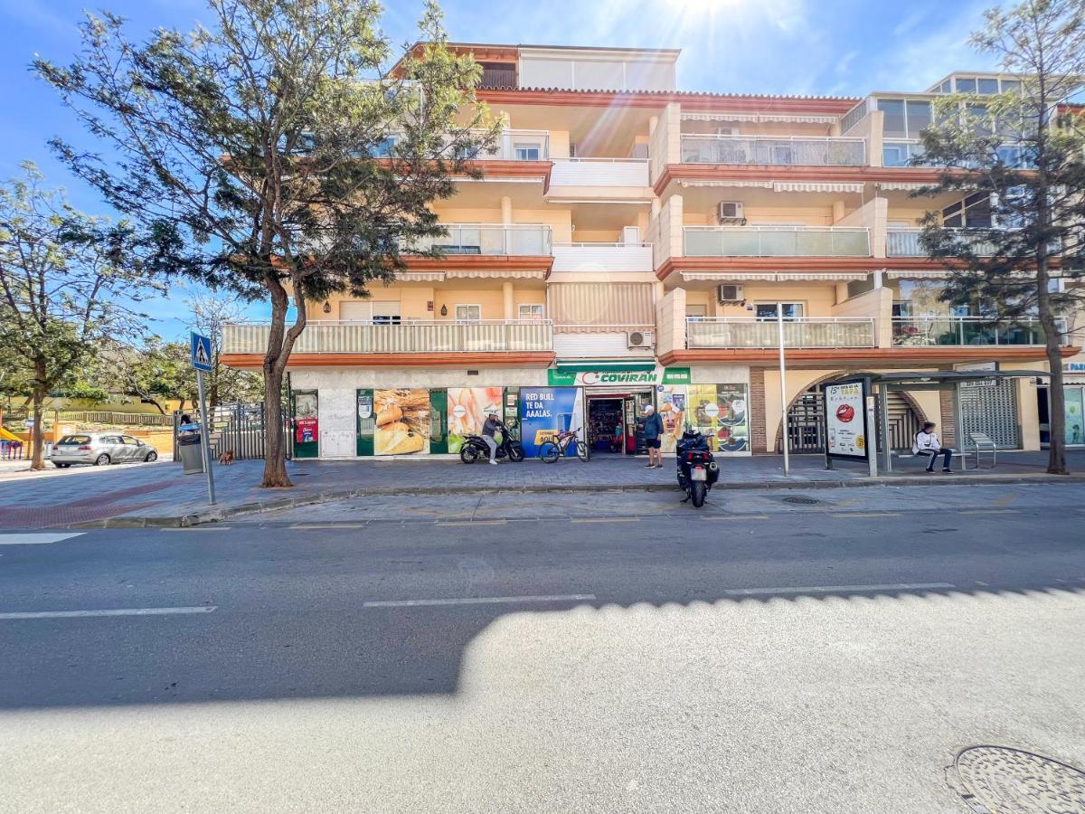 Apartamento A 900 M De La Playa Y Con Vistas Al Mar En Fuengirola Kültér fotó