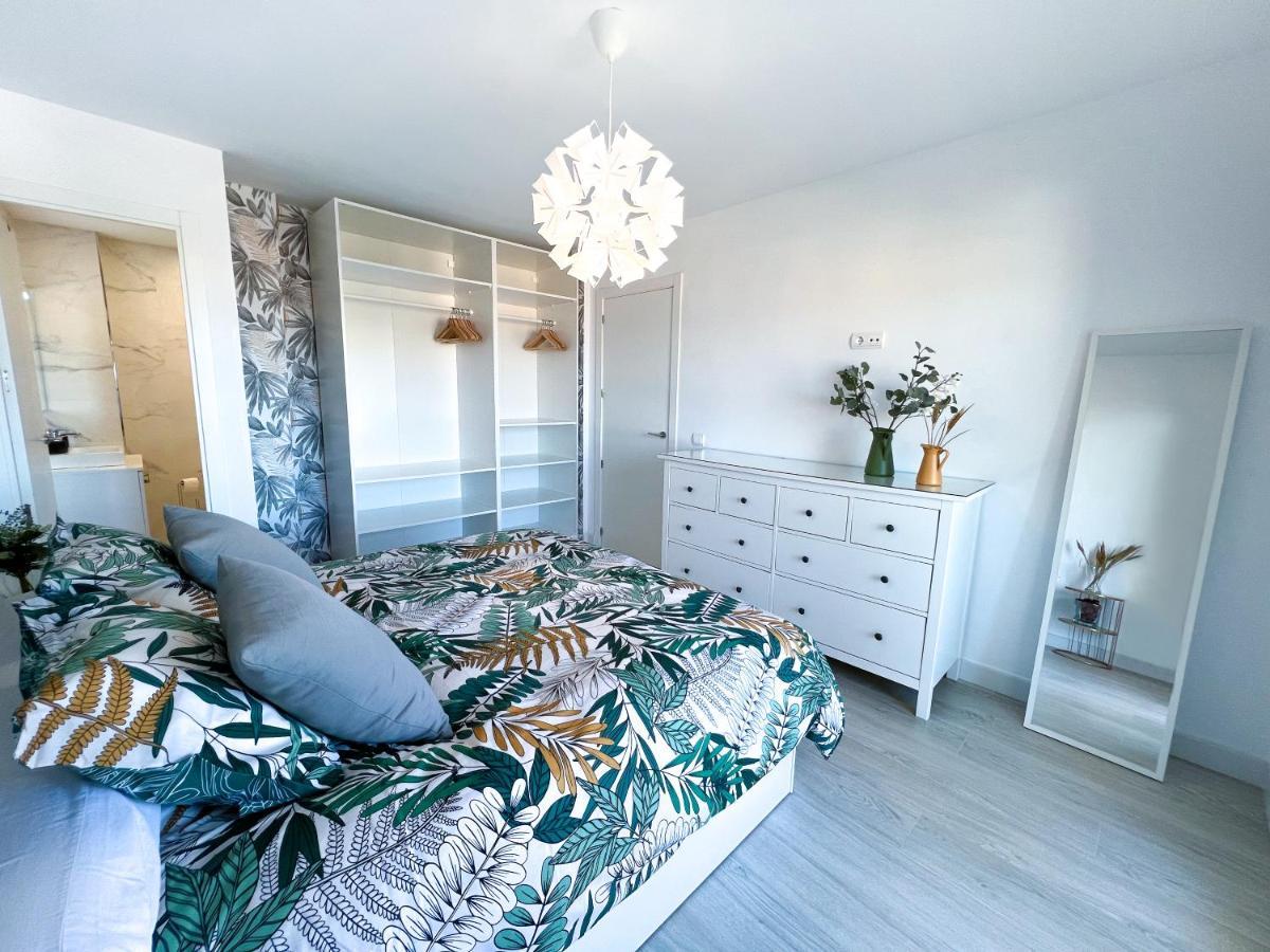 Apartamento A 900 M De La Playa Y Con Vistas Al Mar En Fuengirola Kültér fotó