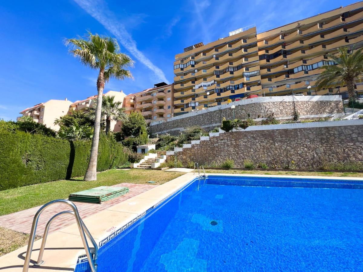 Apartamento A 900 M De La Playa Y Con Vistas Al Mar En Fuengirola Kültér fotó
