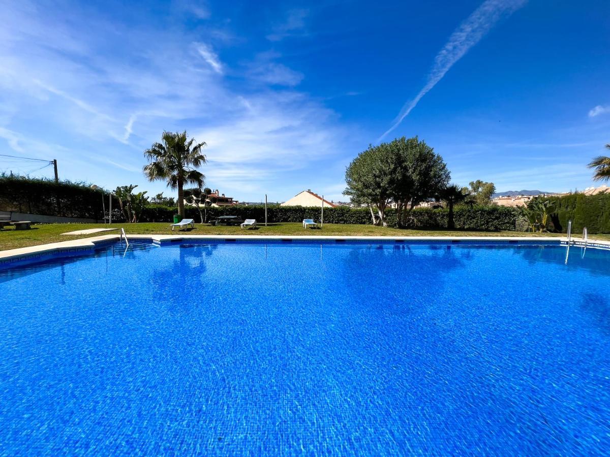 Apartamento A 900 M De La Playa Y Con Vistas Al Mar En Fuengirola Kültér fotó