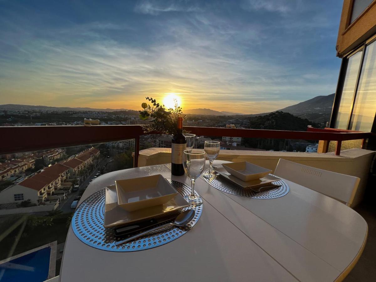 Apartamento A 900 M De La Playa Y Con Vistas Al Mar En Fuengirola Kültér fotó