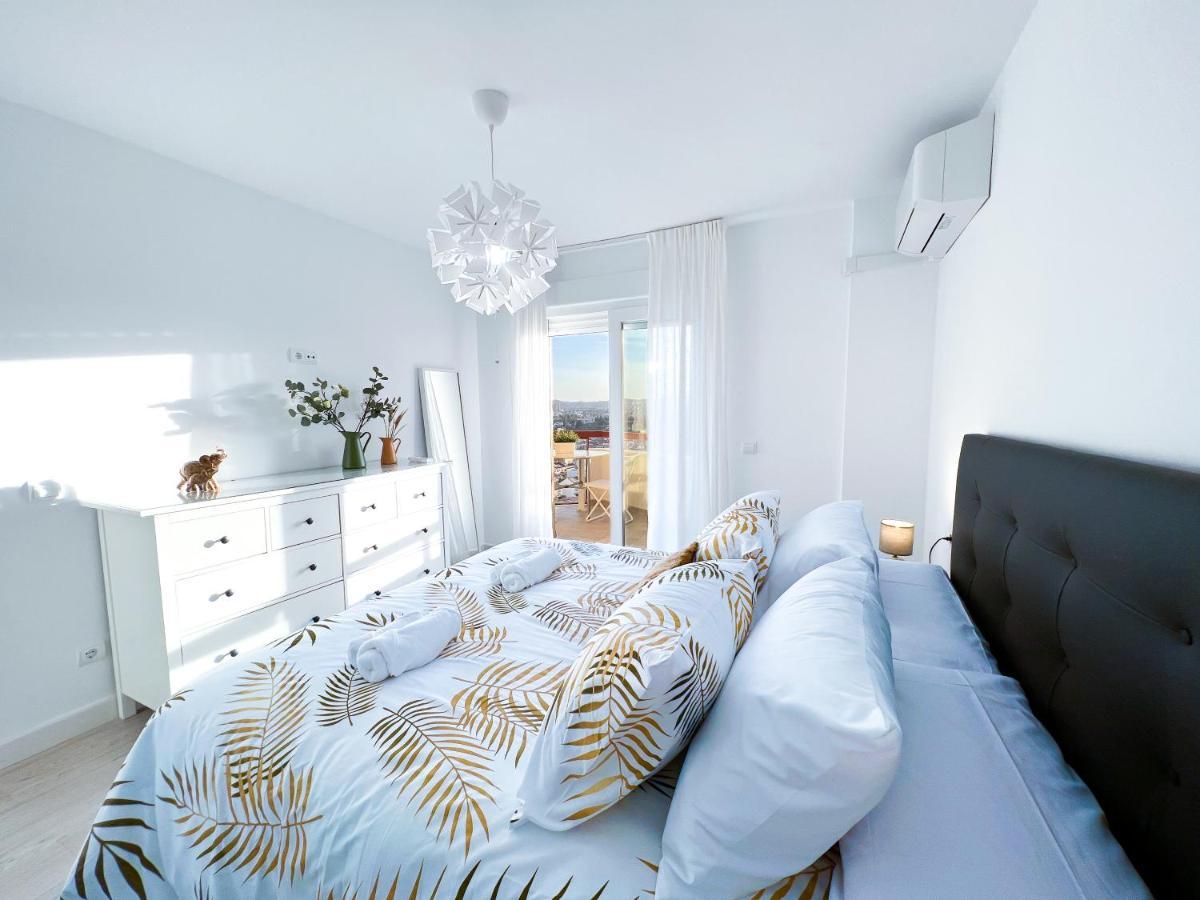 Apartamento A 900 M De La Playa Y Con Vistas Al Mar En Fuengirola Kültér fotó