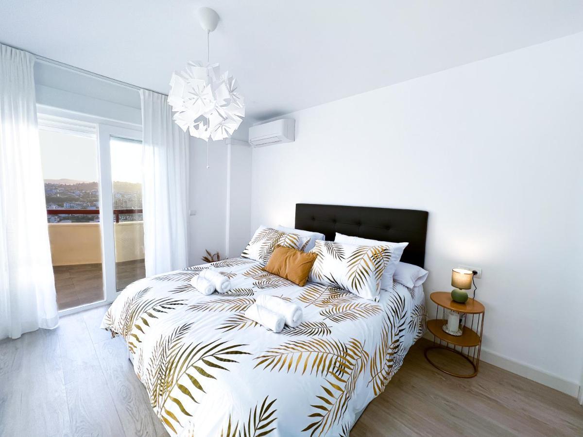Apartamento A 900 M De La Playa Y Con Vistas Al Mar En Fuengirola Kültér fotó