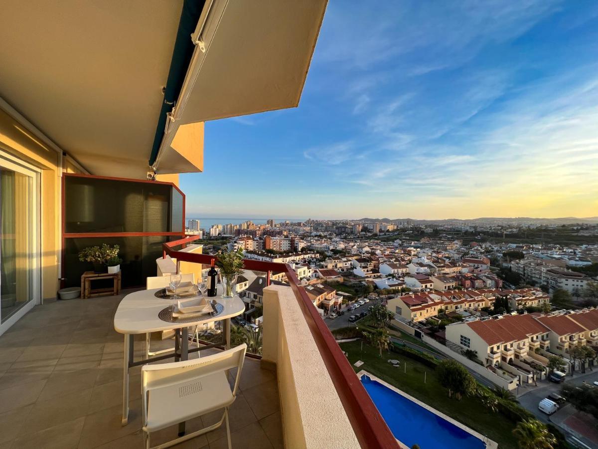 Apartamento A 900 M De La Playa Y Con Vistas Al Mar En Fuengirola Kültér fotó