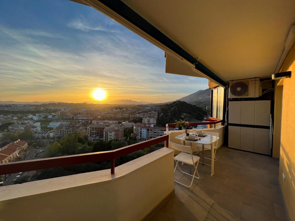 Apartamento A 900 M De La Playa Y Con Vistas Al Mar En Fuengirola Kültér fotó