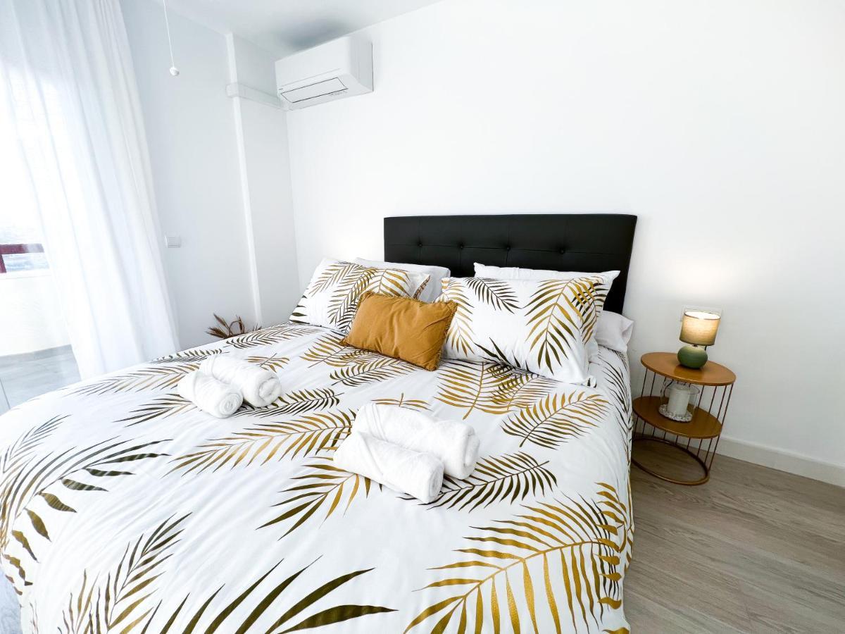 Apartamento A 900 M De La Playa Y Con Vistas Al Mar En Fuengirola Kültér fotó