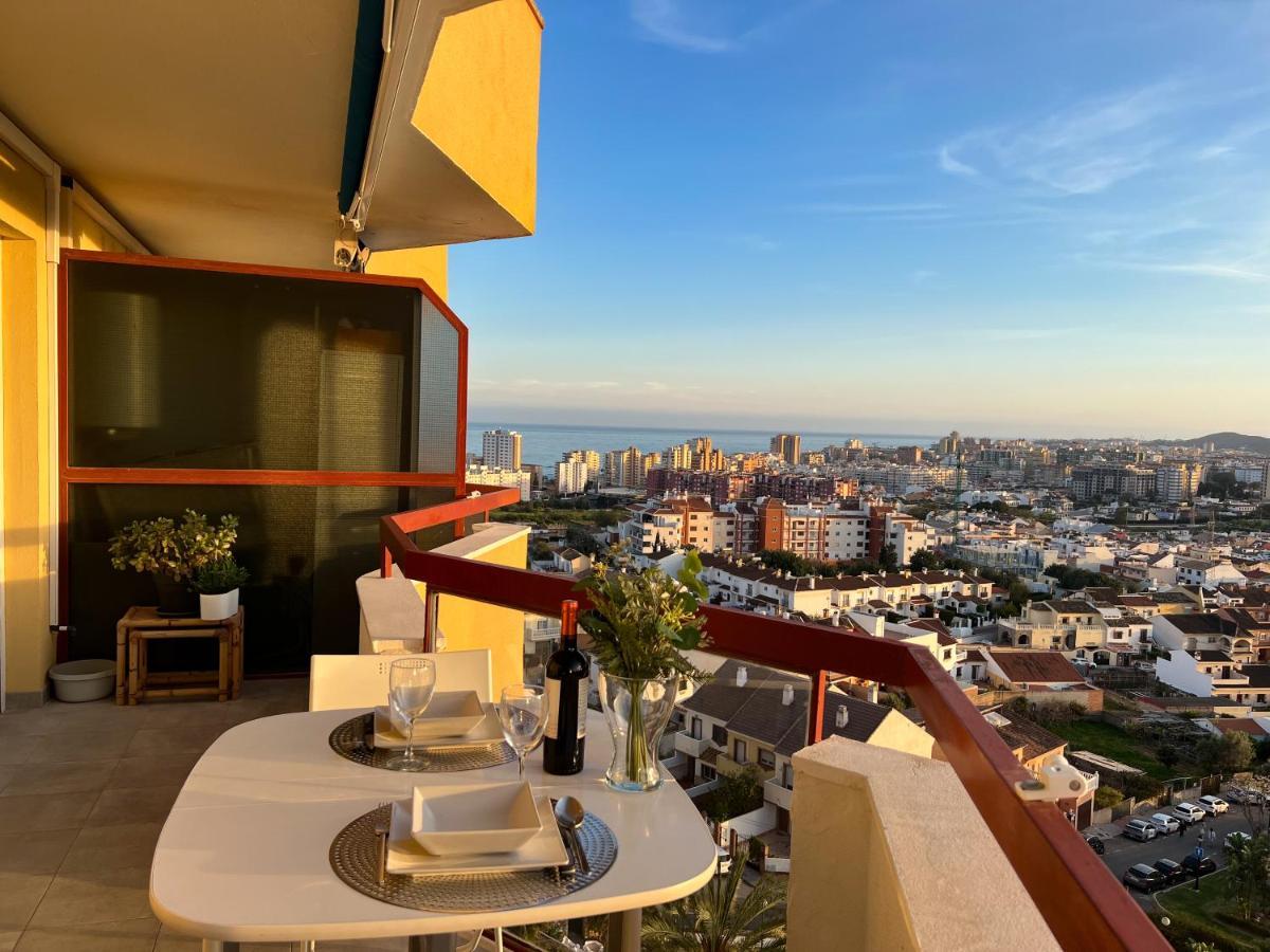 Apartamento A 900 M De La Playa Y Con Vistas Al Mar En Fuengirola Kültér fotó
